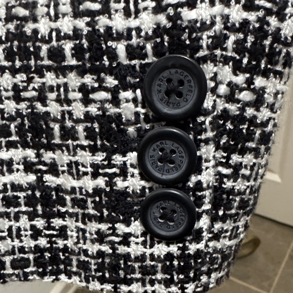 Karl Lagerfeld Monochrome Tweed Blazer, Women’s Size 12, Like New - Picture 7 of 13